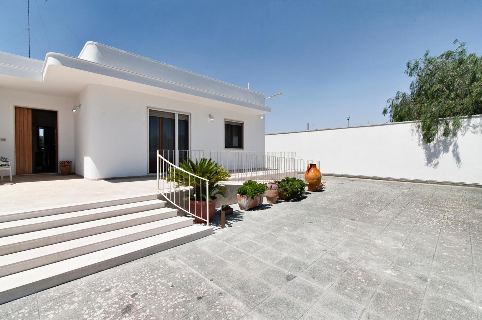Maroby - Garden & Parking Villa